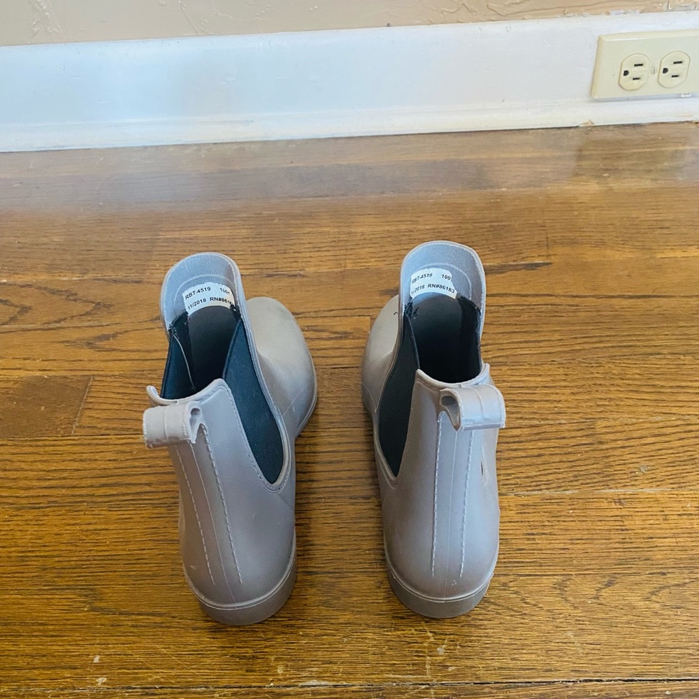 Booties - Picture 3 of 5